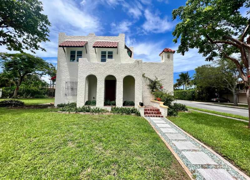 4 bedroom Single Family Residence at 302 Fordham Drive, College Park, Lake Worth Beach — photo 2