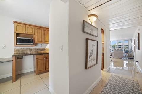 6 Royal Palm Way #211, Boca Raton FL - photo 20 of 33