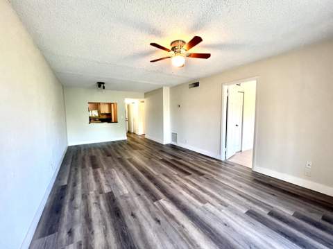 120 Sparrow Drive #Apt 302, Royal Palm Beach FL - photo 6 of 20
