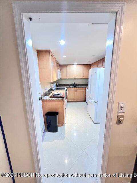 2773 S Ocean Boulevard #414, Palm Beach FL - photo 9 of 33