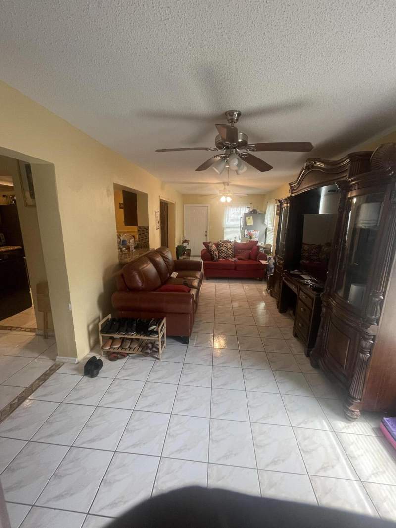 2 bedroom Single Family Residence at 5706 NW 68th Terrace, Mainlands Of Tamarac Lakes, Tamarac — photo 3
