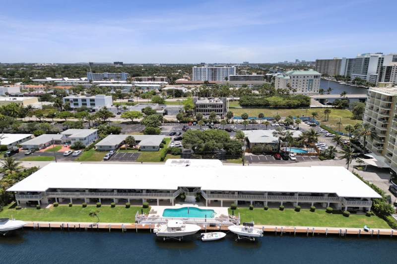 2 bedroom Stock Cooperative at 2866 NE 30th Street #9, Lafayette Arms Co-Op, Fort Lauderdale — photo 4