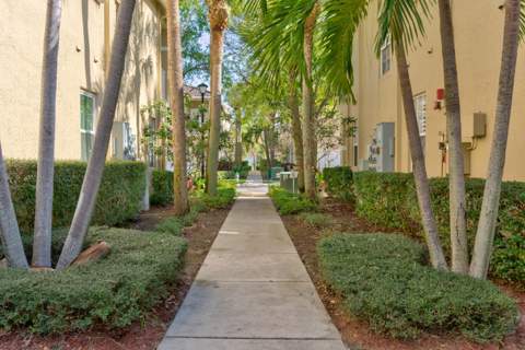 115 Lighthouse Circle #B, Tequesta FL - photo 7 of 39