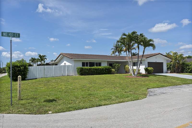 3 bedroom Single Family Residence at 2910 NE 40th Court, Venetian Isles 2nd Sec, Lighthouse Point — photo 4