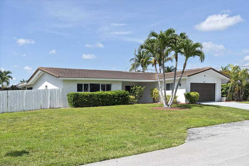 3 bedroom Single Family Residence at 2910 NE 40th Court, Venetian Isles 2nd Sec, Lighthouse Point — photo 3