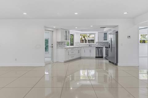 2910 NE 40th Court, Lighthouse Point FL - photo 8 of 49