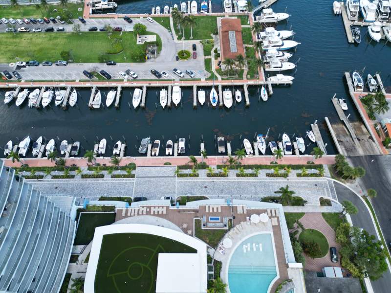 3 bedroom Condominium at 220 Lake Shore Drive #1908, Nautilus 220 Condo, Lake Park — photo 3