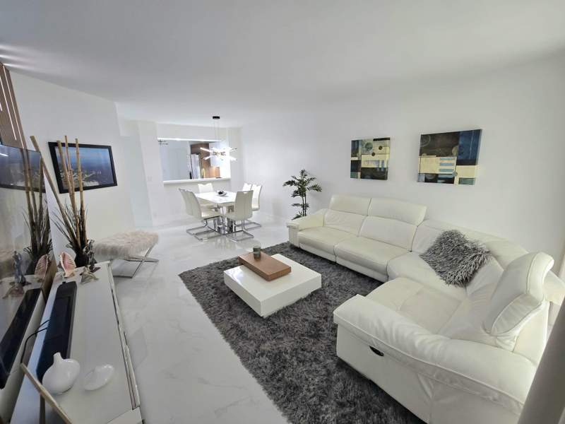 2 bedroom Condominium at 5577 Courtyard Drive, Courtyard at Coral Gate, Margate — photo 2