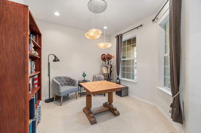 4 bedroom Single Family Residence at 9250 Wrangler Drive, Ladera Pud, Lake Worth — photo 5