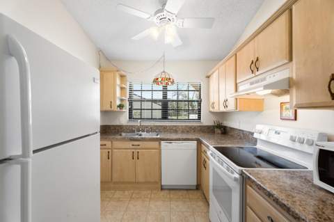 2225 SE Barrington Street, FL - photo 10 of 29