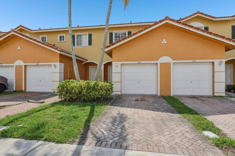 3 bedroom Townhouse at 560 St Tropez Lane, Monte Carlo, Margate — photo 3