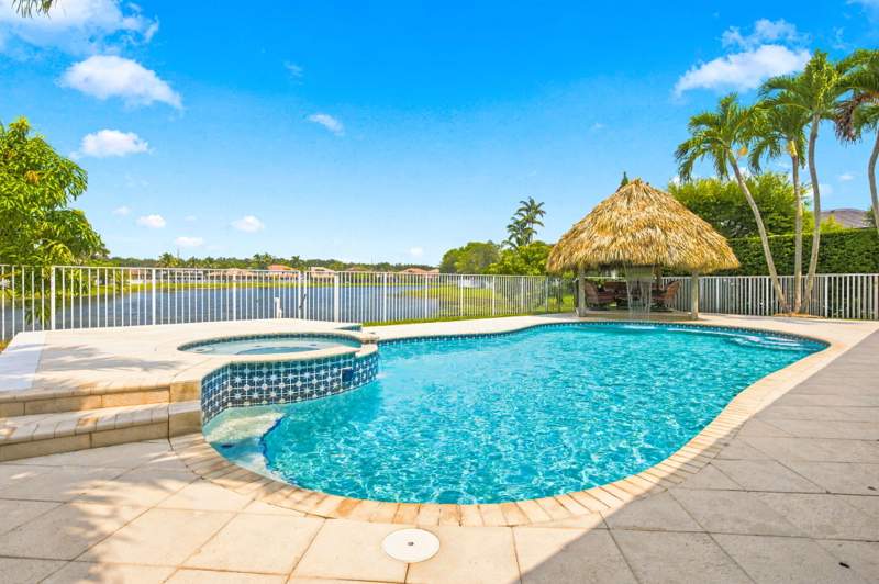 5 bedroom Single Family Residence at 3766 W Gardenia Avenue, Isles At Weston, Weston — photo 2