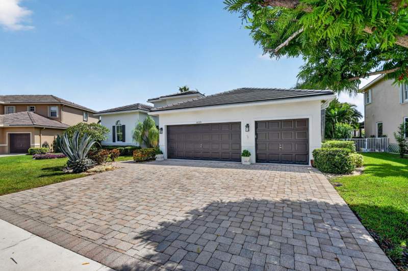 5 bedroom Single Family Residence at 6733 Finamore Circle, Journeys End, Lake Worth — photo 4