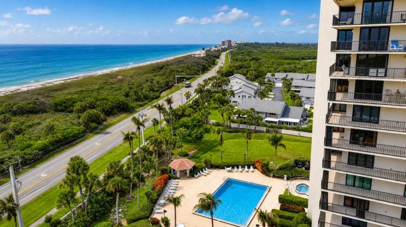 2 bedroom Condominium at 5047 N Highway A1a #1704, Atlantic View Beach Club Condominium No 1, Hutchinson Island — photo 4