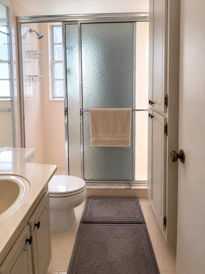 2 bedroom Condominium at 305 Fanshaw H, Century Village , Boca Raton — photo 4