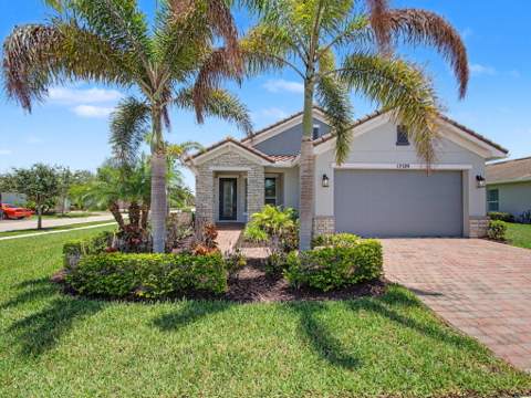 12520 SW Weeping Willow Avenue, Port St. Lucie FL - photo 6 of 68