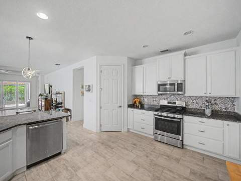 12520 SW Weeping Willow Avenue, Port St. Lucie FL - photo 10 of 68