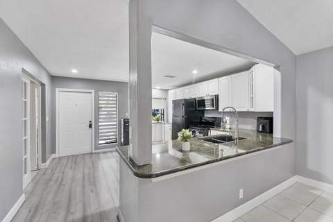 4149 Palm Forest Drive, Delray Beach FL - photo 7 of 46