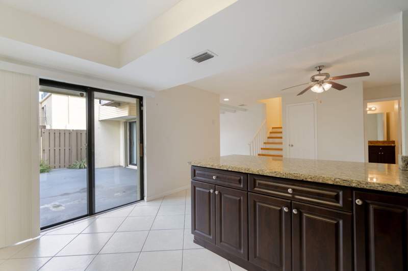 2 bedroom Townhouse at 1530 Shaker Circle, French Quarter 3, Wellington — photo 3