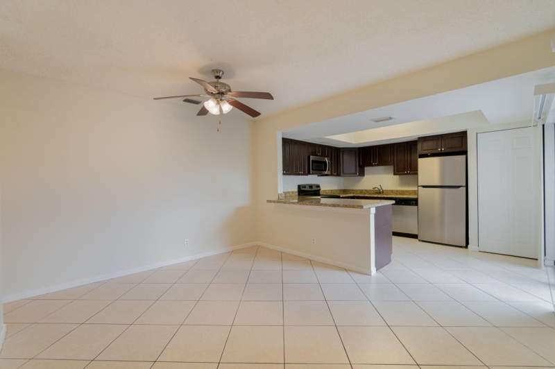 2 bedroom Townhouse at 1530 Shaker Circle, French Quarter 3, Wellington — photo 4