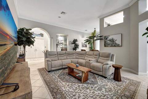 7602 Greenbrier Circle, Port St. Lucie FL - photo 8 of 31