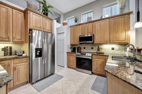 7602 Greenbrier Circle, Port St. Lucie FL - photo 18 of 31