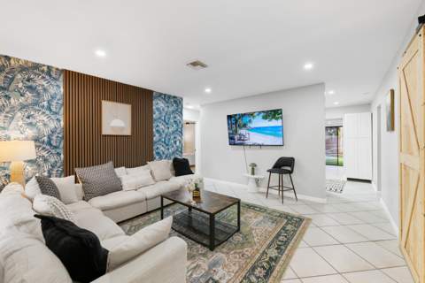 3024 NE 2nd Terrace, Wilton Manors FL - photo 6 of 49