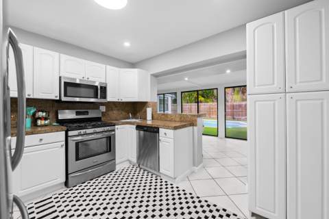 3024 NE 2nd Terrace, Wilton Manors FL - photo 8 of 49