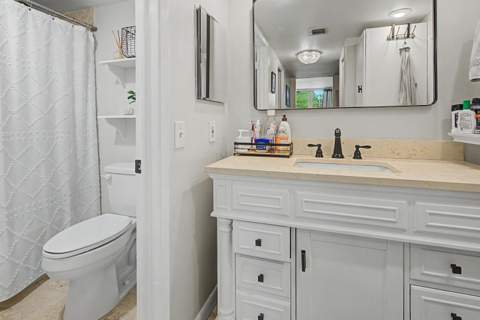 3930 Oaks Clubhouse Drive #304, Pompano Beach FL - photo 17 of 29