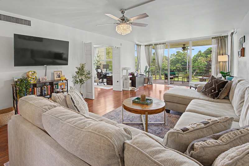 3 bedroom Condominium at 3930 Oaks Clubhouse Drive #304, No 77 Palm-Aire Country Club, Pompano Beach — photo 1