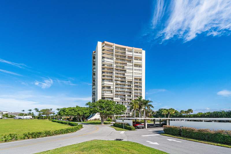 1 bedroom Condominium at 2425 Presidential Way #Ph5, Lands Of The President Condo 7, West Palm Beach — photo 5