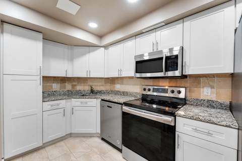2425 Presidential Way #Ph5, West Palm Beach FL - photo 10 of 29