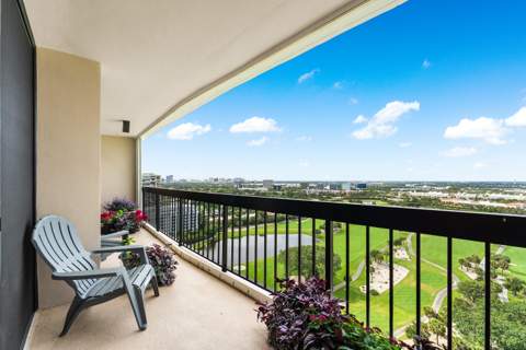 2425 Presidential Way #Ph5, West Palm Beach FL - photo 19 of 29