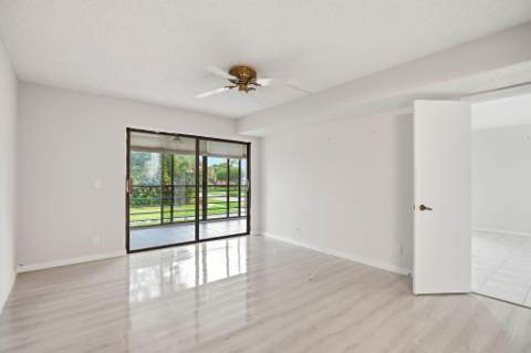 10110 Cedar Point Boulevard #206, Boynton Beach FL - photo 13 of 28