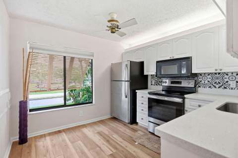 10110 Cedar Point Boulevard #206, Boynton Beach FL - photo 6 of 28