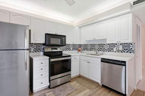 10110 Cedar Point Boulevard #206, Boynton Beach FL - photo 7 of 28