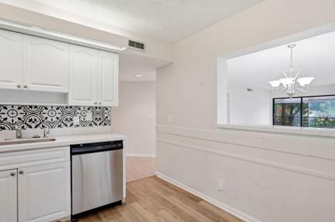 10110 Cedar Point Boulevard #206, Boynton Beach FL - photo 8 of 28