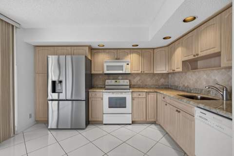 5340 Las Verdes Circle #307, Delray Beach FL - photo 24 of 72