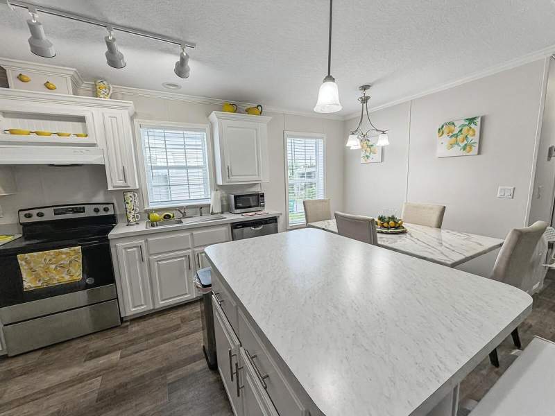 3 bedroom Mobile Home at 8516 SW 17th Court, Park City Sec One, Davie — photo 5