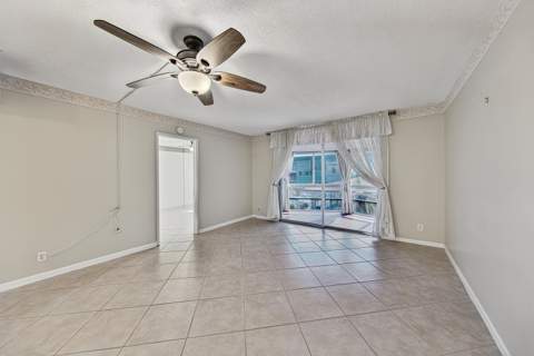 400 SE 10th Street #205, Deerfield Beach FL - photo 8 of 35