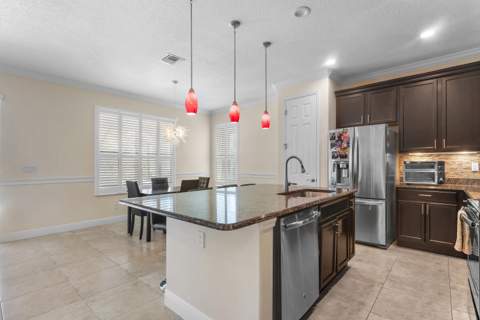 9617 SW Gum Tree Court, Port St. Lucie FL - photo 10 of 31