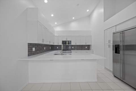 12557 Mallet Circle, Wellington FL - photo 9 of 38
