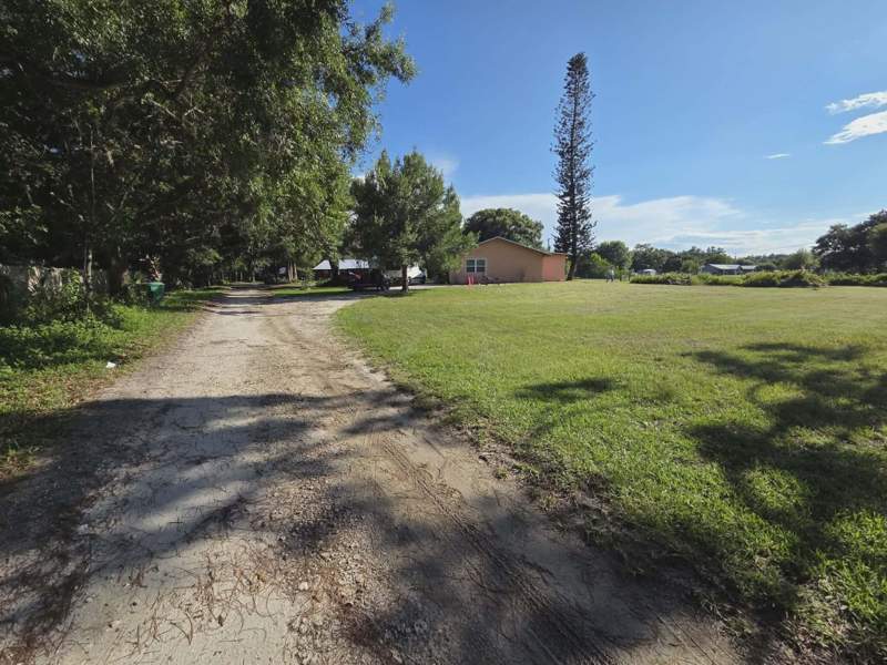 4 bedroom Single Family Residence at 5959 Peterson Road, Metes And Bounds, Fort Pierce — photo 4