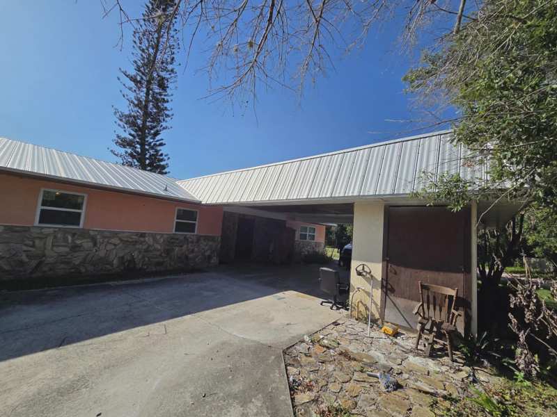 4 bedroom Single Family Residence at 5959 Peterson Road, Metes And Bounds, Fort Pierce — photo 1