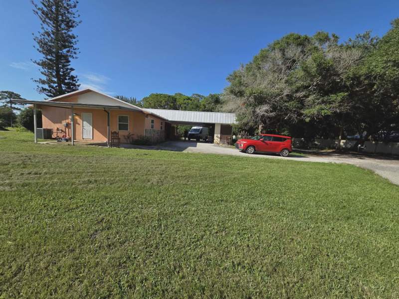 4 bedroom Single Family Residence at 5959 Peterson Road, Metes And Bounds, Fort Pierce — photo 2