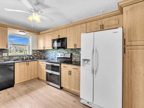 3959 Via Poinciana #104, Lake Worth FL - photo 19 of 60