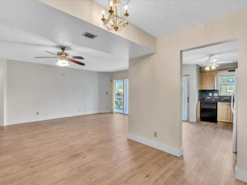 3959 Via Poinciana #104, Lake Worth FL - photo 16 of 60