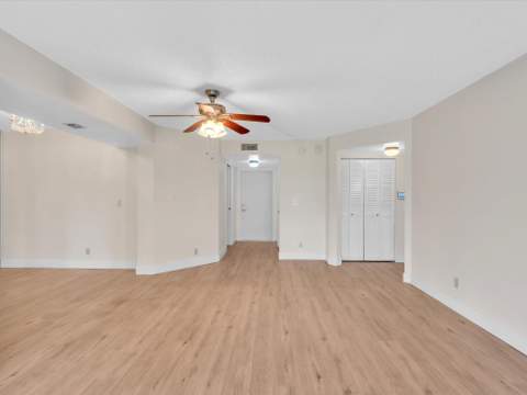 3959 Via Poinciana #104, Lake Worth FL - photo 15 of 60