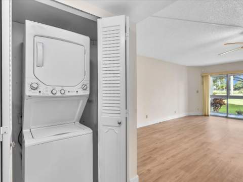 3959 Via Poinciana #104, Lake Worth FL - photo 9 of 60
