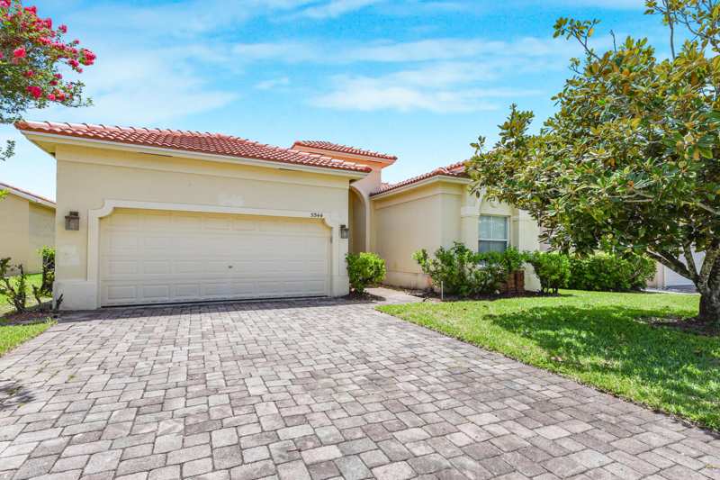 3 bedroom Single Family Residence at 5544 Spanish River Road, Portofino Shores Phase Two, Fort Pierce — photo 1